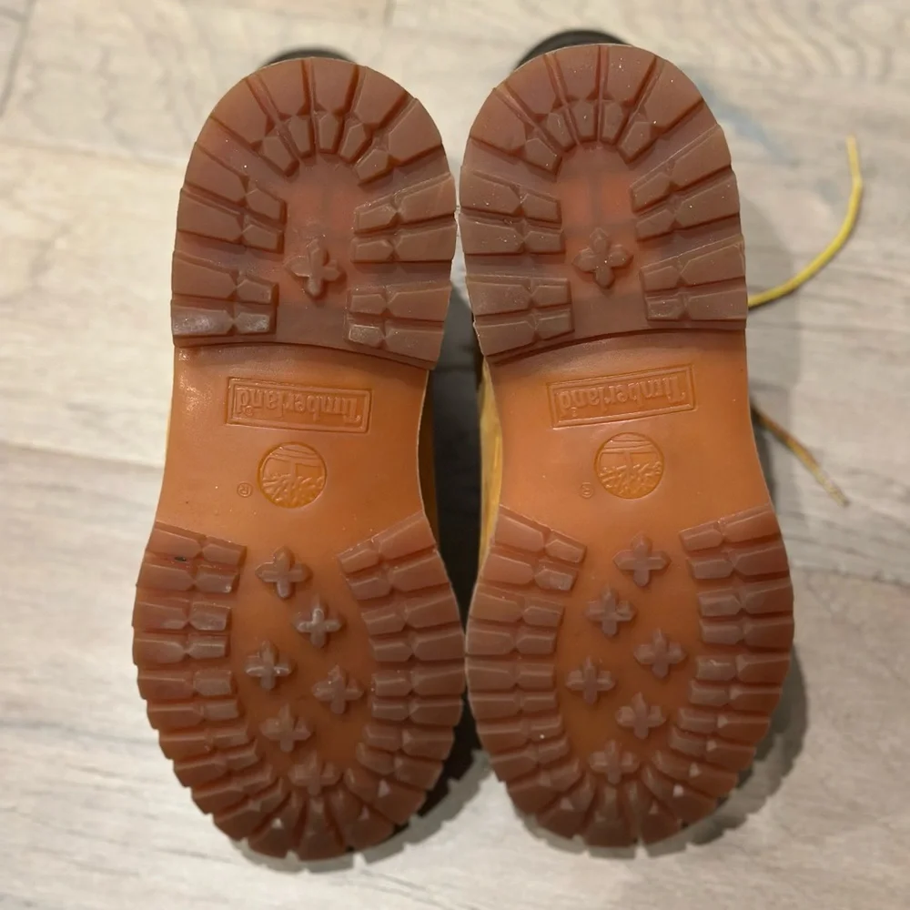 Women’s timberland boots 7.5 - Picture 3 of 4